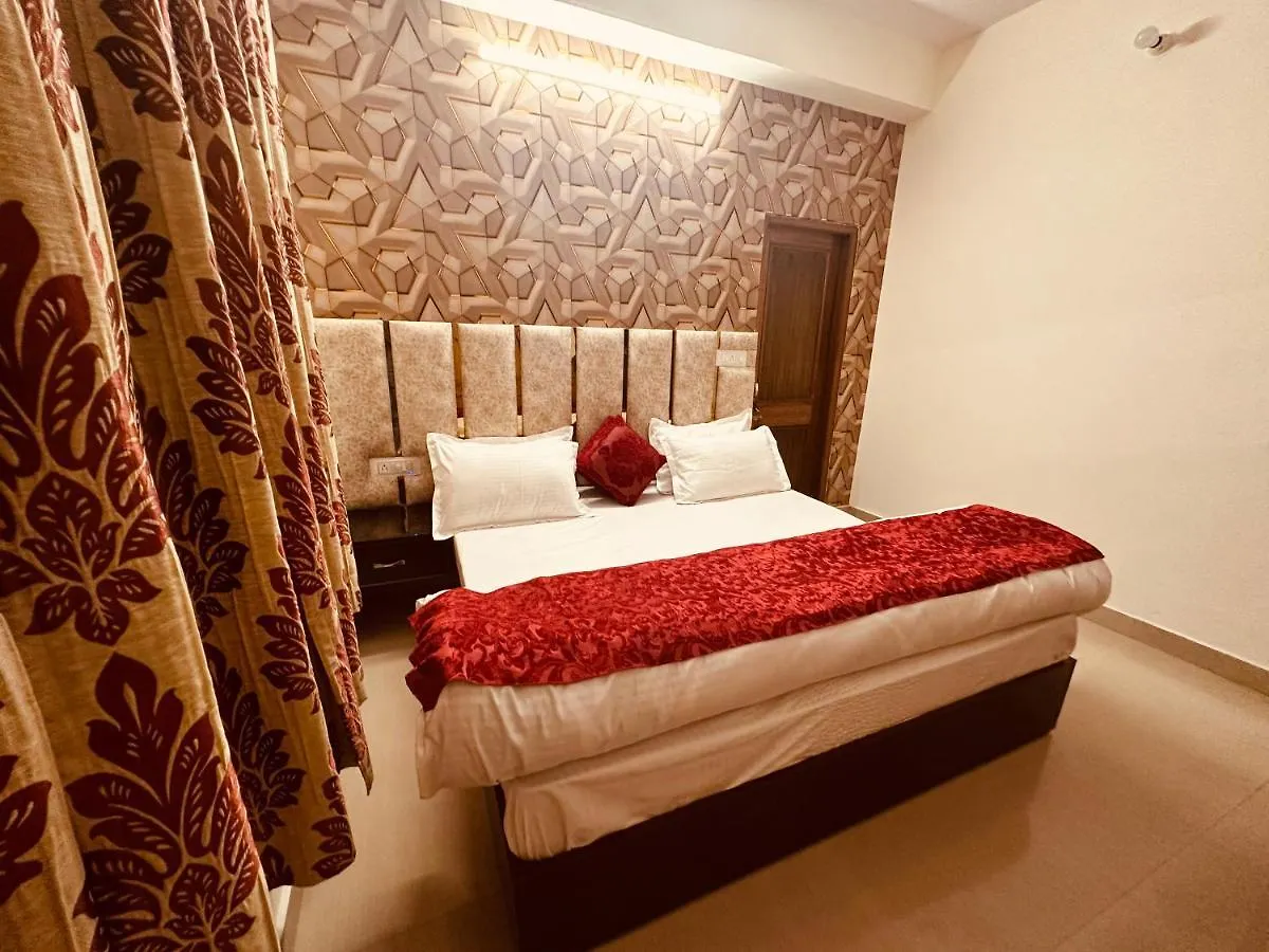 Hotel Aston Hills , Šimla 4*,  Indie