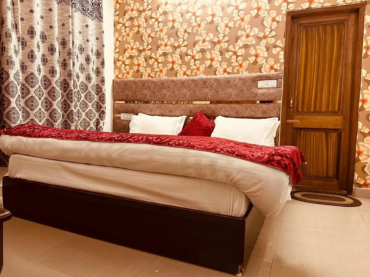 Hotel Aston Hills , Šimla 4*,